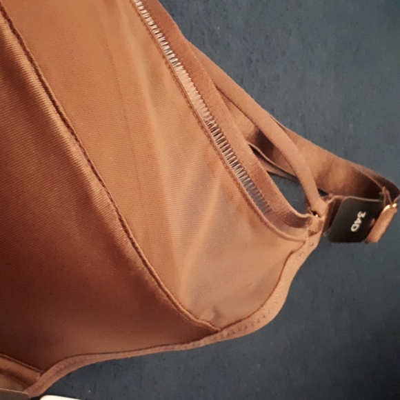 Brand new Ashley Graham bras - Picture 2 of 3